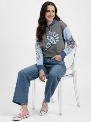 OnlyTrend Conversational Print Colorblocked Hooded Sweatshirt