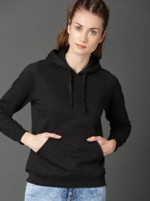 OnlyTrend Women Black Solid Hooded Sweatshirt