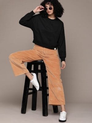 OnlyTrend Women Solid Sweatshirt